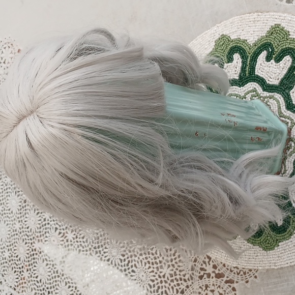 Elegant Silver Women's Wig - Picture 3 of 5